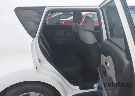 2018 Kia Soul z USA, uszkodzony, nr VIN KNDJN2A20J7565746